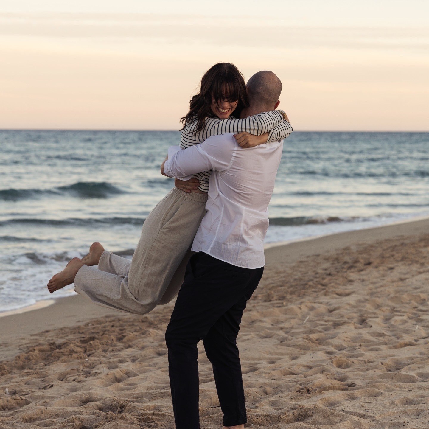 Bas en Anna Masséus samen op het strand